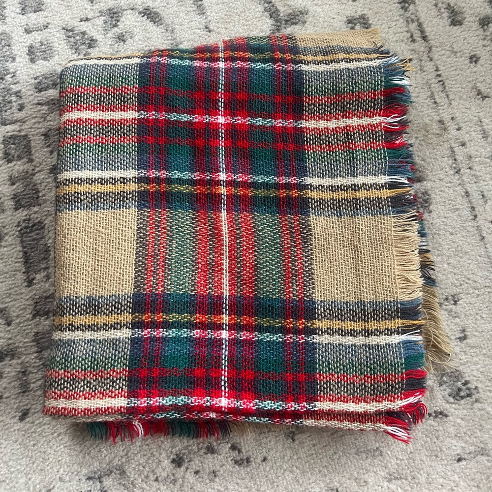American Eagle Women’s blanket scarf
